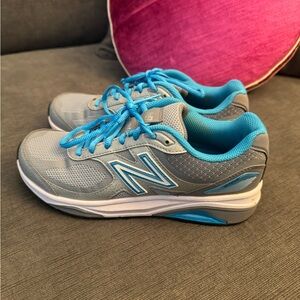 New balance 1540v3 barely worn sneakers